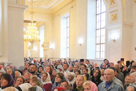 В главном храме Одессы прошел молебен о единстве церкви (фоторепортаж)