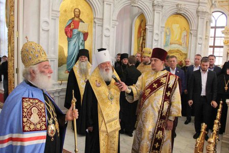В главном храме Одессы прошел молебен о единстве церкви (фоторепортаж)