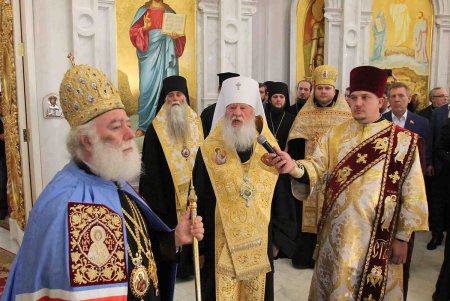 В главном храме Одессы прошел молебен о единстве церкви (фоторепортаж)