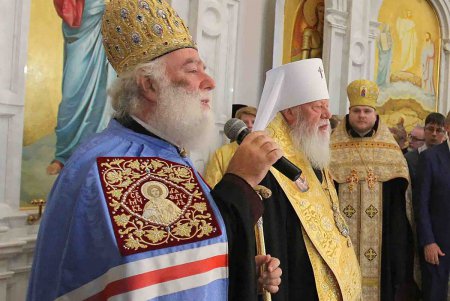 В главном храме Одессы прошел молебен о единстве церкви (фоторепортаж)