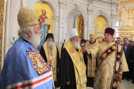 В главном храме Одессы прошел молебен о единстве церкви (фоторепортаж)