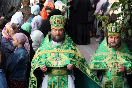 Божественная литургия в Свято–Успенском мужском монастыре (фоторепортаж)