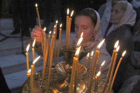 Божественная литургия в Свято–Успенском мужском монастыре (фоторепортаж)