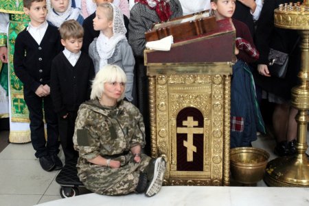 Божественная литургия в Свято–Успенском мужском монастыре (фоторепортаж)