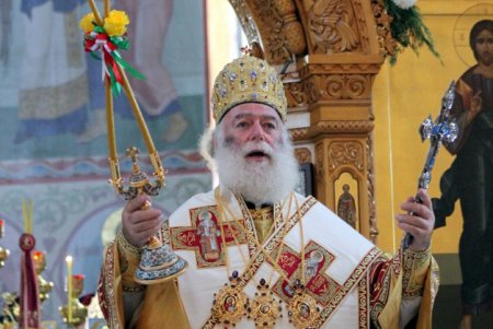 Божественная литургия в Свято–Успенском мужском монастыре (фоторепортаж)