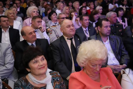 Мэр Одессы поздравил учителей с профессиональным праздником (фото)