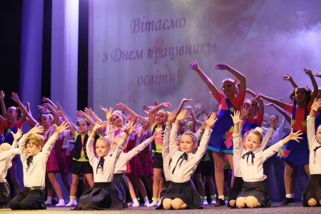 Мэр Одессы поздравил учителей с профессиональным праздником (фото)