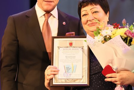 Мэр Одессы поздравил учителей с профессиональным праздником (фото)