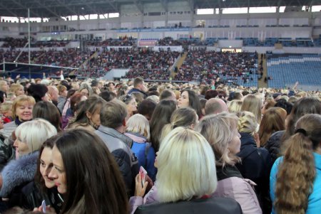 Олег Винник поздравил концертом учителей Одесского региона (фоторепортаж)