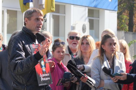 Митинг против приватизации Одесской киностудии (фоторепортаж)