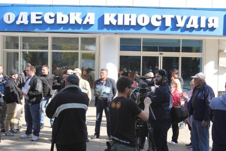 Митинг против приватизации Одесской киностудии (фоторепортаж)