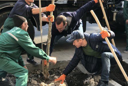 Депутаты горсовета провели в Одессе субботник (фото)