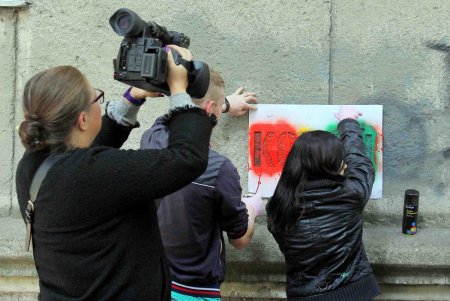 Акция по борьбе с граффити–«рекламой» наркотиков (фоторепортаж)