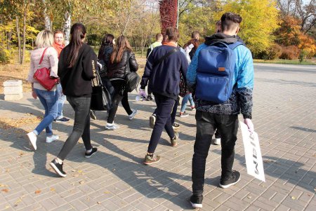 Акция по борьбе с граффити–«рекламой» наркотиков (фоторепортаж)