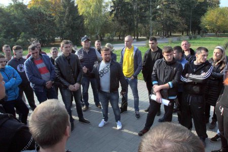 Акция по борьбе с граффити–«рекламой» наркотиков (фоторепортаж)