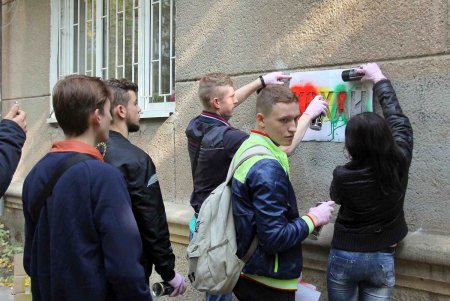 Акция по борьбе с граффити–«рекламой» наркотиков (фоторепортаж)