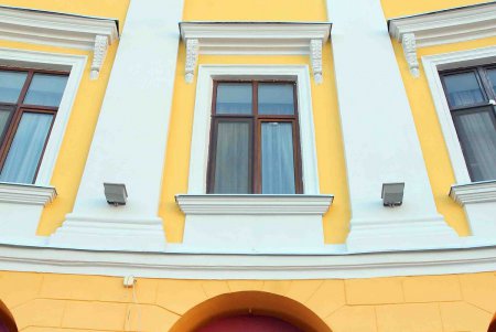 Полуциркульный дом №8 на Приморском бульваре отреставрирован (фоторепортаж)