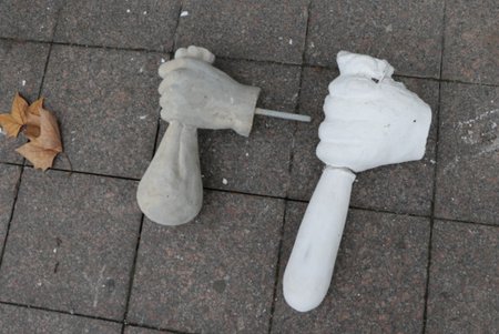Одесский Меркурий снова держит мешочек с деньгами (фоторепортаж)