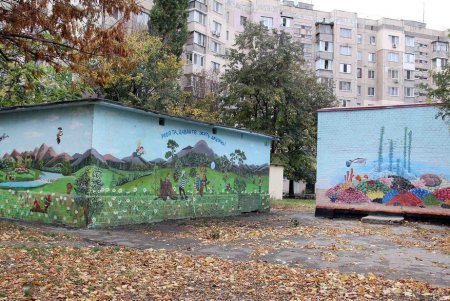 На улице Бреуса «поселились» сказочные герои (фоторепортаж)