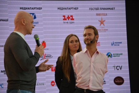 Ник Вуйчич пообщался с одесскими школьниками на тему буллинга (фото)