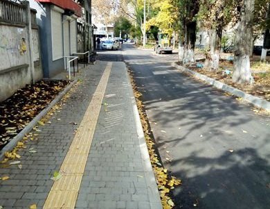 В спальных районах Одессы отремонтировали внутриквартальные проезды (фото)