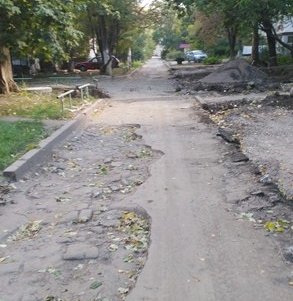 В спальных районах Одессы отремонтировали внутриквартальные проезды (фото)