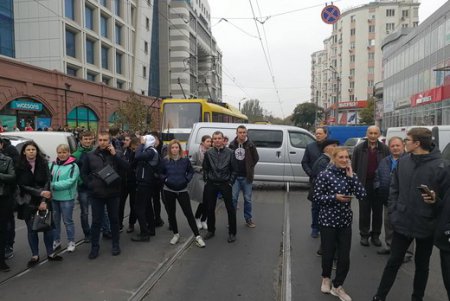 Одесситы перекрыли дорогу возле Привоза (фото,видео)