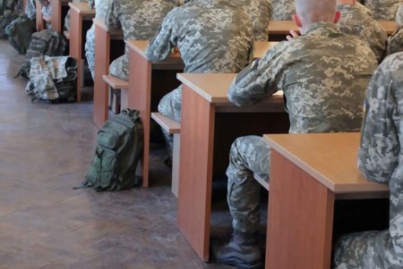 Мэр Одессы презентовал курсантам Военной академии секцию тайского бокса (фото)