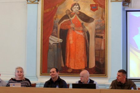 Мэр Одессы презентовал курсантам Военной академии секцию тайского бокса (фото)