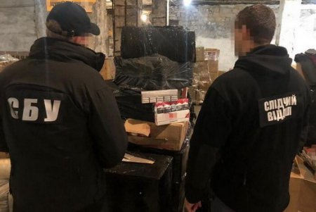 В Одессе выявили склад контрабандных сигарет и алкоголя