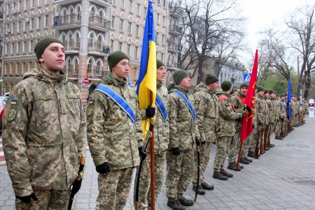 Церемония возложения цветов в честь Дня Достоинства и Свободы (фоторепортаж)
