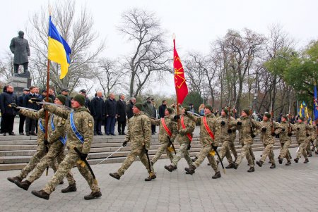 Церемония возложения цветов в честь Дня Достоинства и Свободы (фоторепортаж)