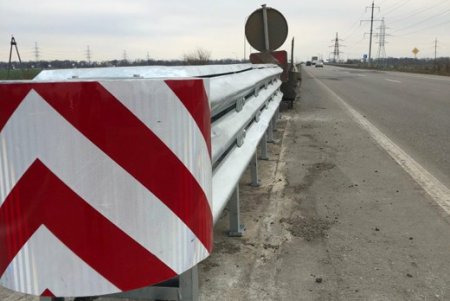 На дорогах Одесской области установили демпфирующие ограждения (фото)
