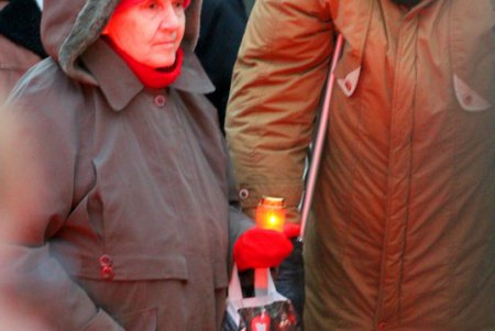 Одесситы зажгли свечи в память жертв Голодомора (фоторепортаж)