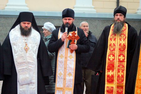 Одесситы зажгли свечи в память жертв Голодомора (фоторепортаж)