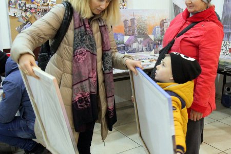 Помочь Эли: в Одессе открылся благотворительный вернисаж (фоторепортаж)
