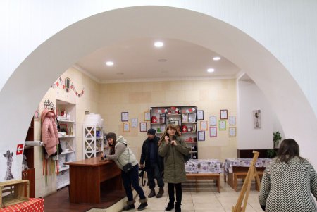 Помочь Эли: в Одессе открылся благотворительный вернисаж (фоторепортаж)