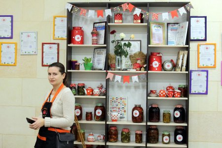 Помочь Эли: в Одессе открылся благотворительный вернисаж (фоторепортаж)