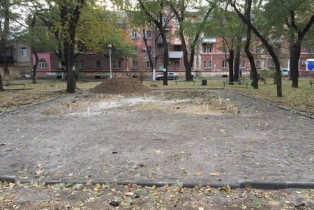 В сквере Одессы устанавливают эко-площадку для детей (фото)