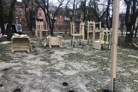 В сквере Одессы устанавливают эко-площадку для детей (фото)