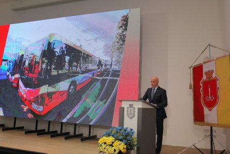 Как мэр Одессы Геннадий Труханов отчитывался перед горожанами (фоторепортаж)