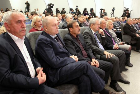 Как мэр Одессы Геннадий Труханов отчитывался перед горожанами (фоторепортаж)