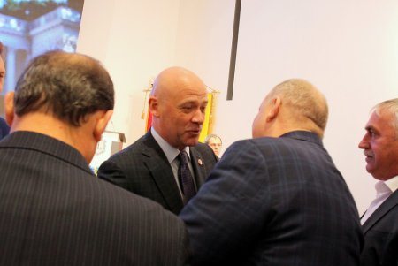 Как мэр Одессы Геннадий Труханов отчитывался перед горожанами (фоторепортаж)