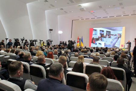 Как мэр Одессы Геннадий Труханов отчитывался перед горожанами (фоторепортаж)