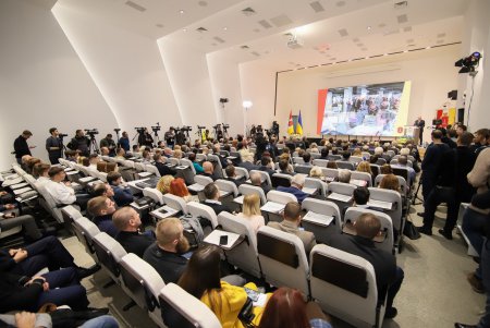 Как мэр Одессы Геннадий Труханов отчитывался перед горожанами (фоторепортаж)