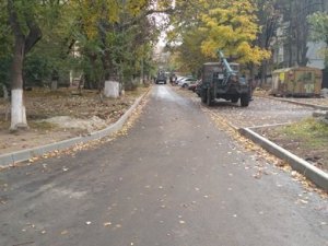 В спальных районах Одессы отремонтировали внутриквартальные проезды (фото)
