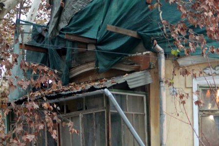 Нахалстрой на Ришельевской 41 будет снесен (фоторепортаж)
