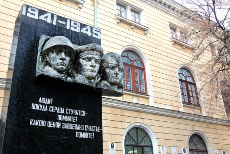 Прогулка по Дворянской (фоторепортаж)