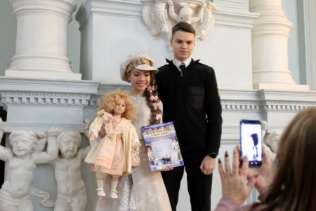 В Одессе открылась выставка антикварных кукол (фоторепортаж)
