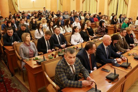 В Одессе наградили лучших сотрудников мэрии (фото)
